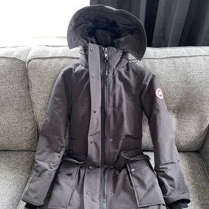 Canada Goose Women’s Kinely  parka coat 2XS